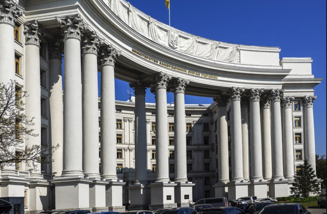 МЗС закликало громадян України в найкоротший термін залишити Ізраїль та Іран