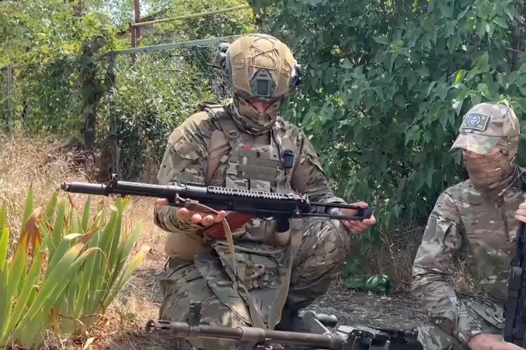 «Замість Калаша»: російські розвідники отримали автомати КОРД