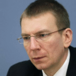 Президент Латвії назвав передчасними розмови про відправку військових в Україну