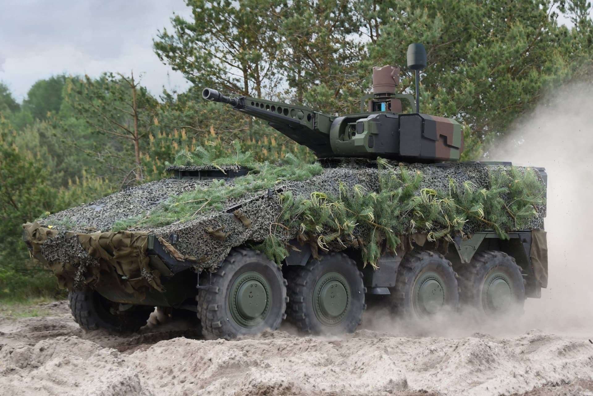 Німеччина готує замовлення на 8500 одиниць бронетехніки і 20 винищувачів – ЗМІ