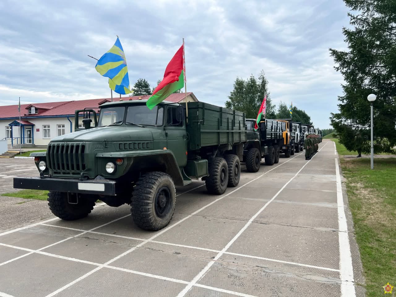 Лукашенко відправив війська на збір урожаю