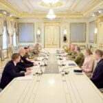 Президент зустрівся з командуванням армії Британії