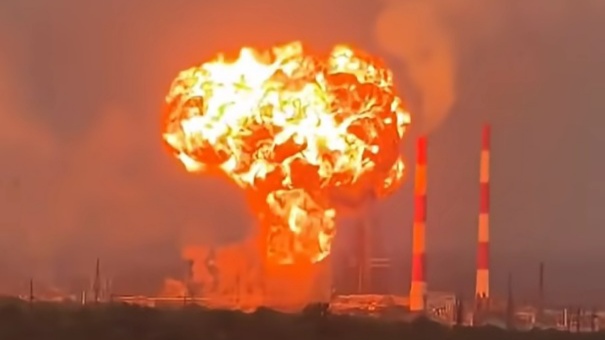 Українські удари по 10 НПЗ вибили 17% потужностей Росії з нафтопереробки – Reuters